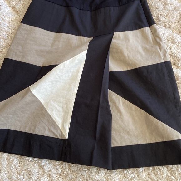 DKNY Medium dress. Very chick. Very good condition. - Picture 6 of 8